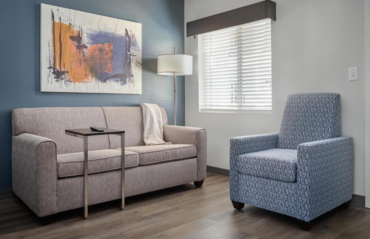 Stayapt Suites San Antonio-Randolph Live Oak ภายนอก รูปภาพ