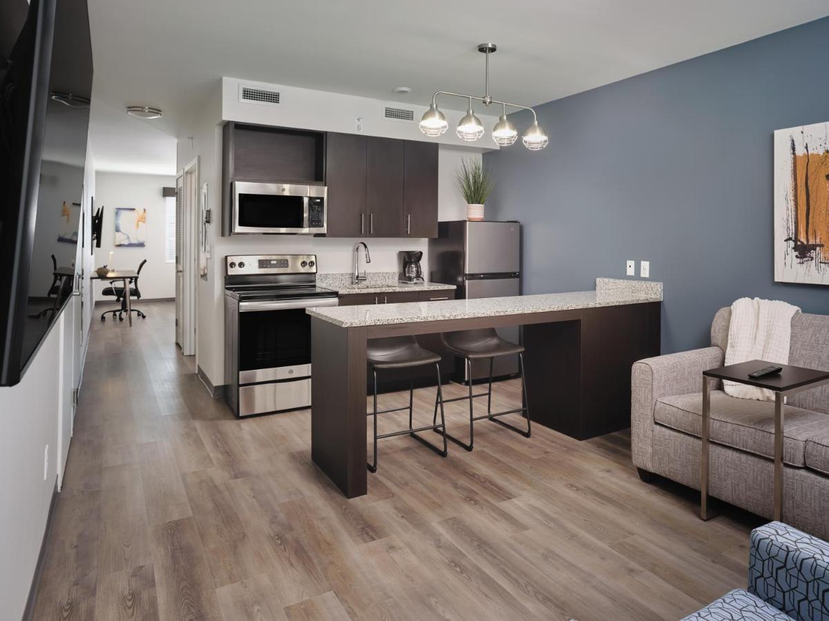 Stayapt Suites San Antonio-Randolph Live Oak ภายนอก รูปภาพ